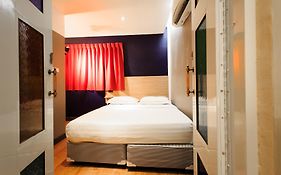 คราวด์นายด์ ลอดจ์